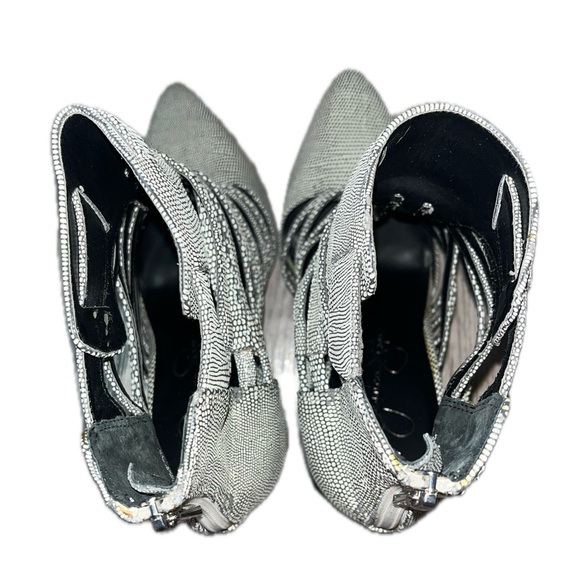 Jessica Simpson Elegant Black and White Strappy Heels, Size 8M - Picture 7 of 12